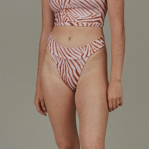 ACACIA Set in Tobacco - Picture 5 of 7